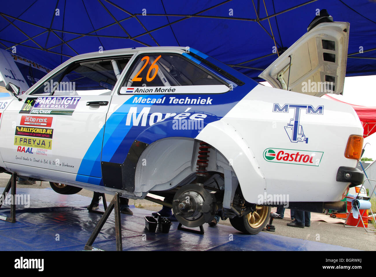 Ford Escort Mk II BDA nell area di servizio tra fasi speciali a 2009 Paradigit-ELE rally, Paesi Bassi Foto Stock