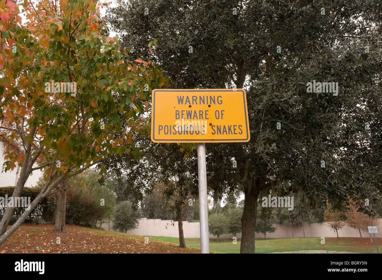 Resto zona di arresto la Florida Interstate Highway Attenzione pericolo di serpenti velenosi serpenti attenzione Foto Stock