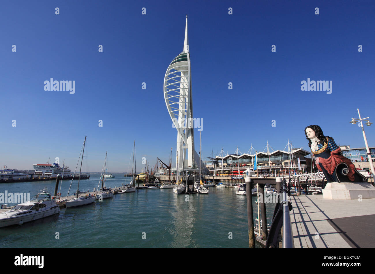 Portsmouth, Gunwharf Quays e Spinnaker Tower Foto Stock