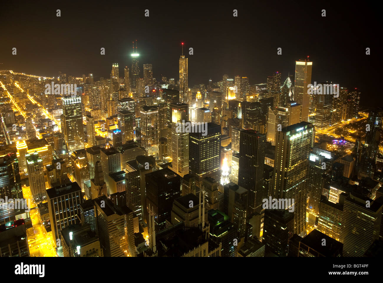Downtown Chicago City di notte da Sears Willis Tower Foto Stock
