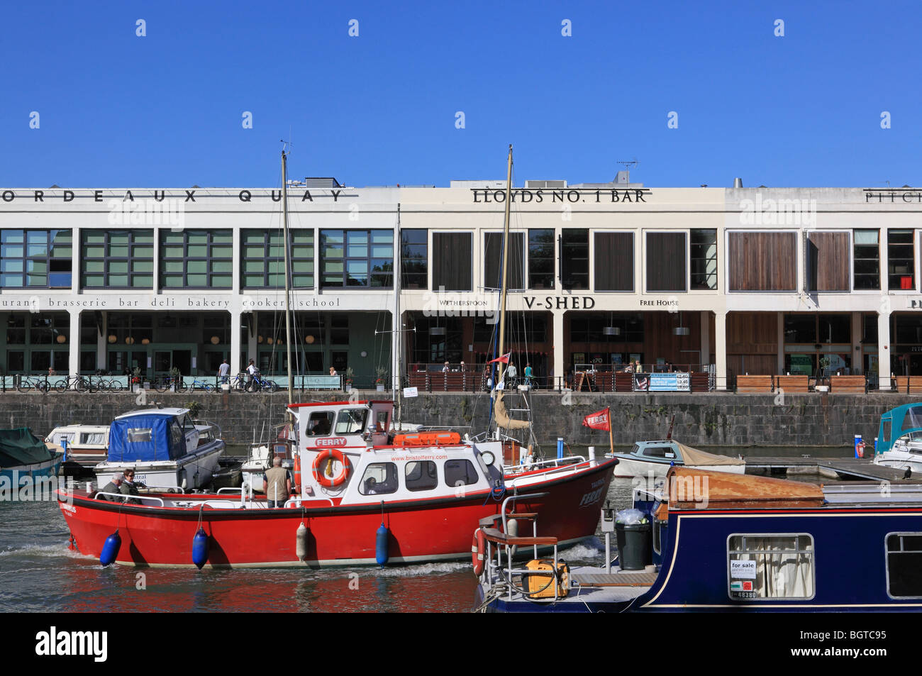 Bristol Harbourside, Bordeaux Quay, bar, Barche Foto Stock