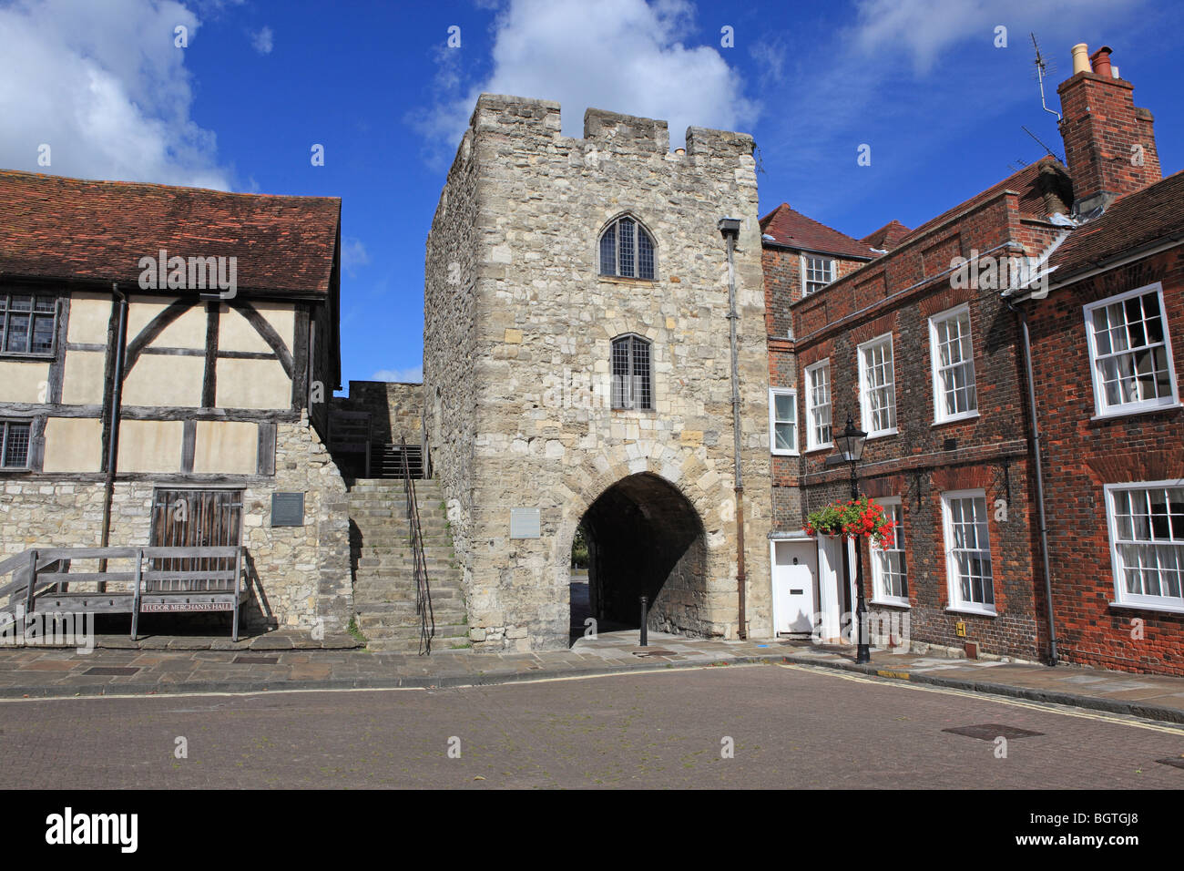 Southampton, Westagte e Tudor Merchant's Hall Foto Stock