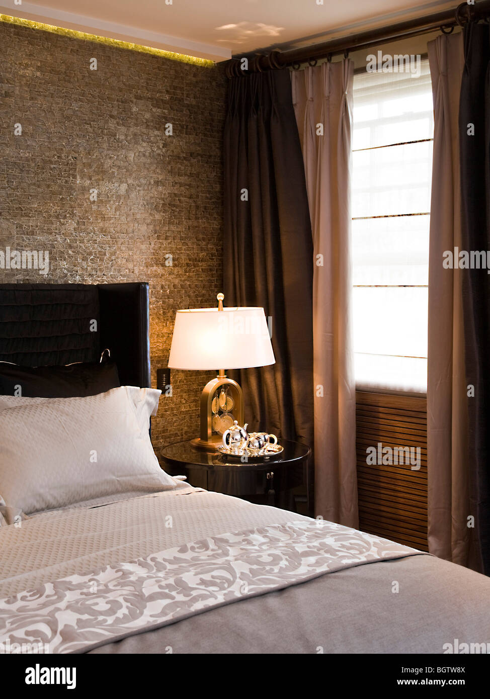 Luigi Esposito Casa Forma Cadogan Place Residential Interior Design medicazione camera da letto camera da letto principale con bagno privato Appartamento Foto Stock