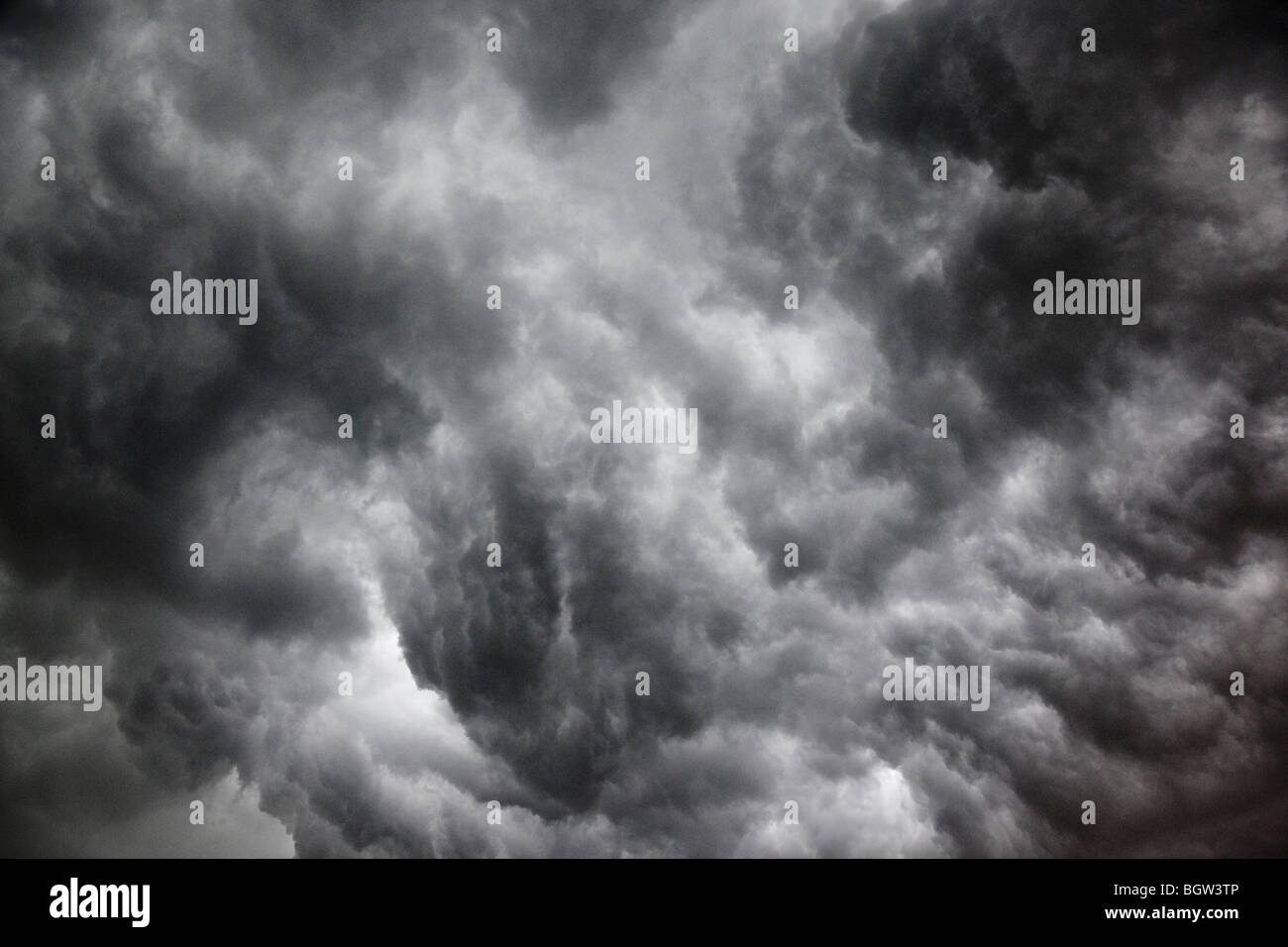 Dark stormy sky NEL REGNO UNITO Foto Stock