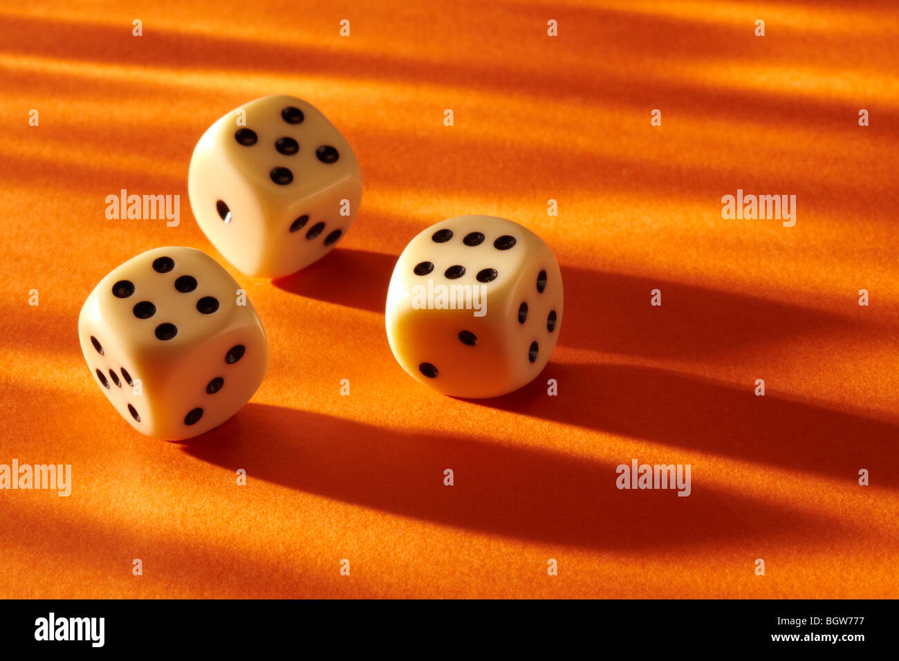 A tirare i dadi Foto Stock