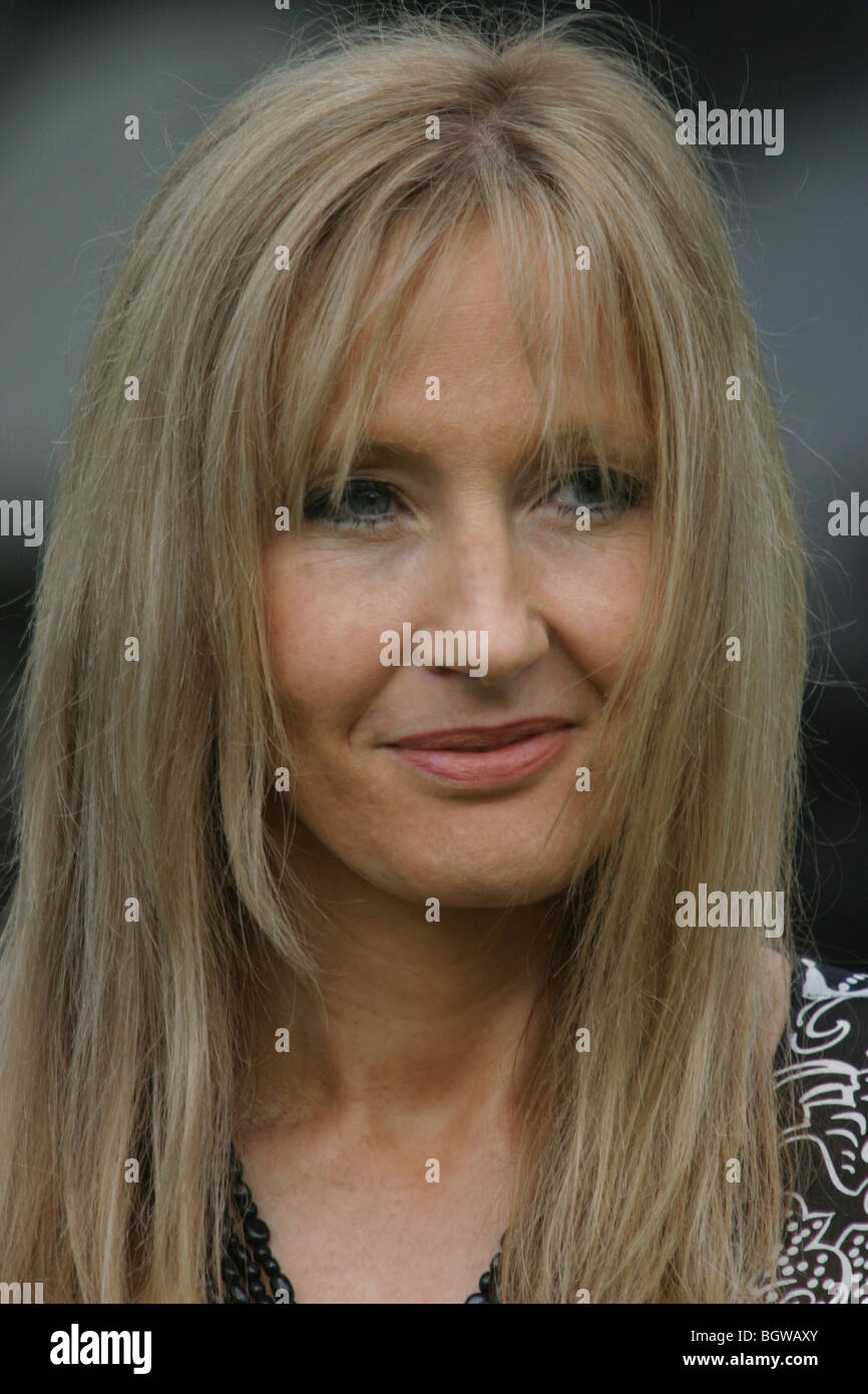 Joanne K. ( J.K.) Rowling, creatore e autore della serie di Harry Potter dei bambini;s libri, 2004 Edinburgh Book Festival Scozia Foto Stock