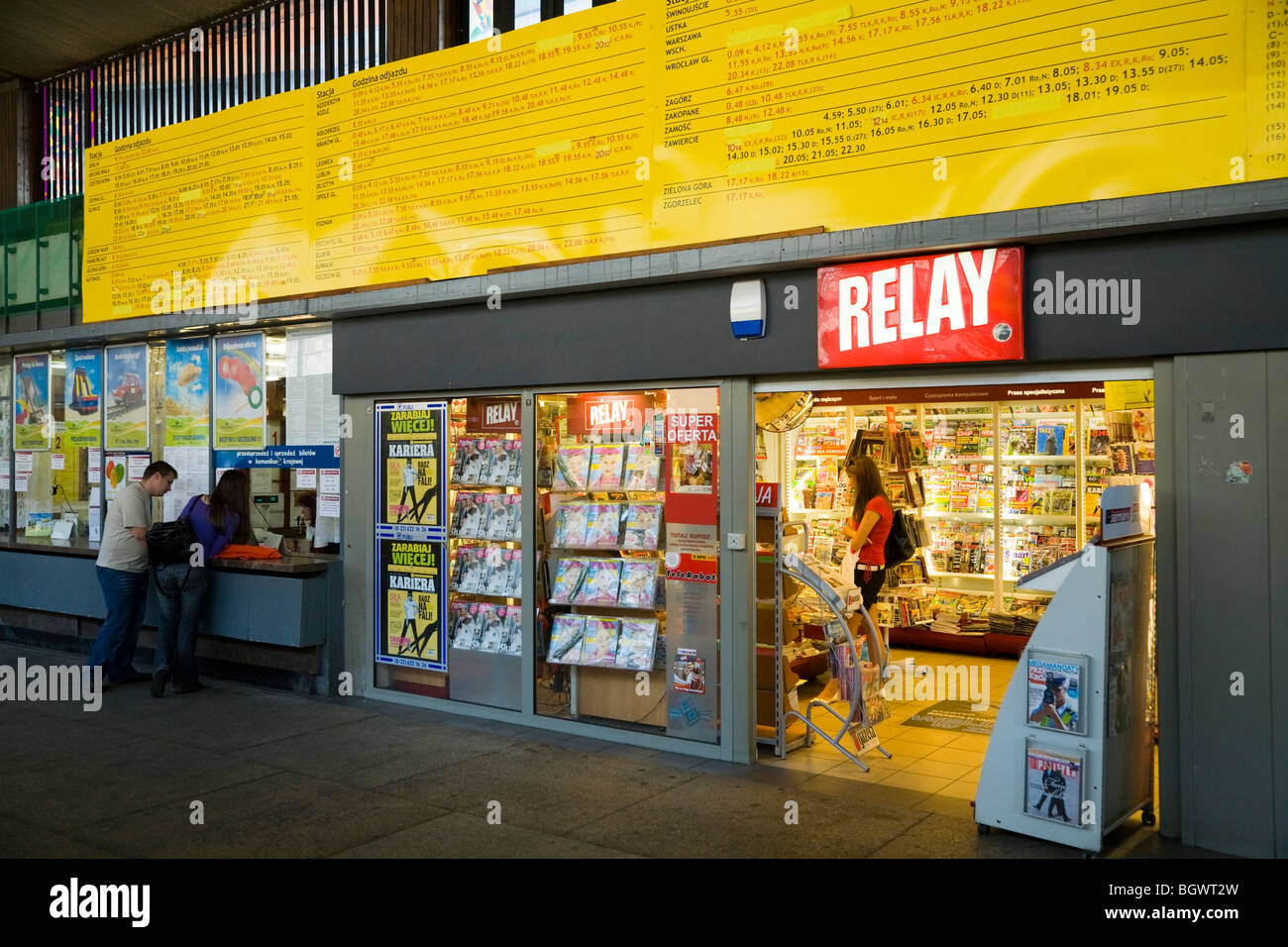 'Relay' giornalai / pasticceria in la principale stazione ferroviaria nella città polacca di Gliwice, Alta Slesia, Polonia. Foto Stock