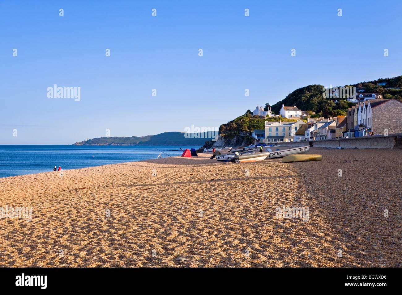Torcross e Slapton Sands con viste lontane di Start Point Lighthouse, South Hams, Devon, Inghilterra, Regno Unito Foto Stock Torcross e Slapton Sands con viste lontane di Start Point Lighthouse, South Hams, Devon, Inghilterra, Regno Unito Foto Stock