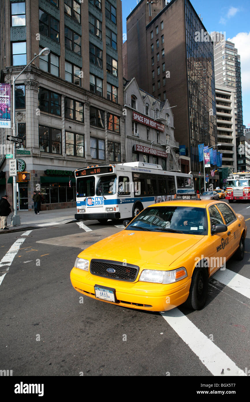 New York City Taxi su Times Square Foto Stock