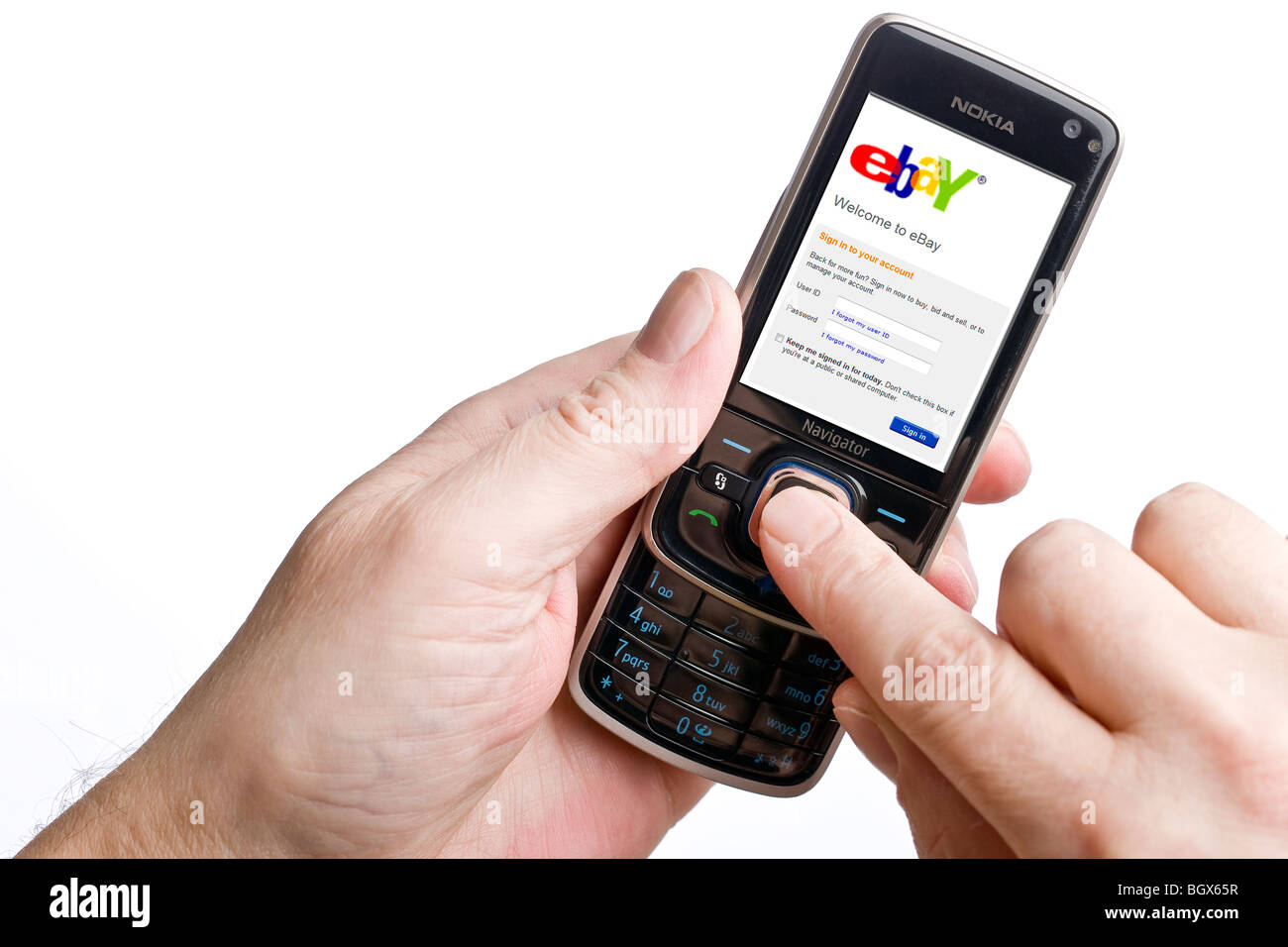 Utilizzando ebay su un telefono cellulare Foto Stock