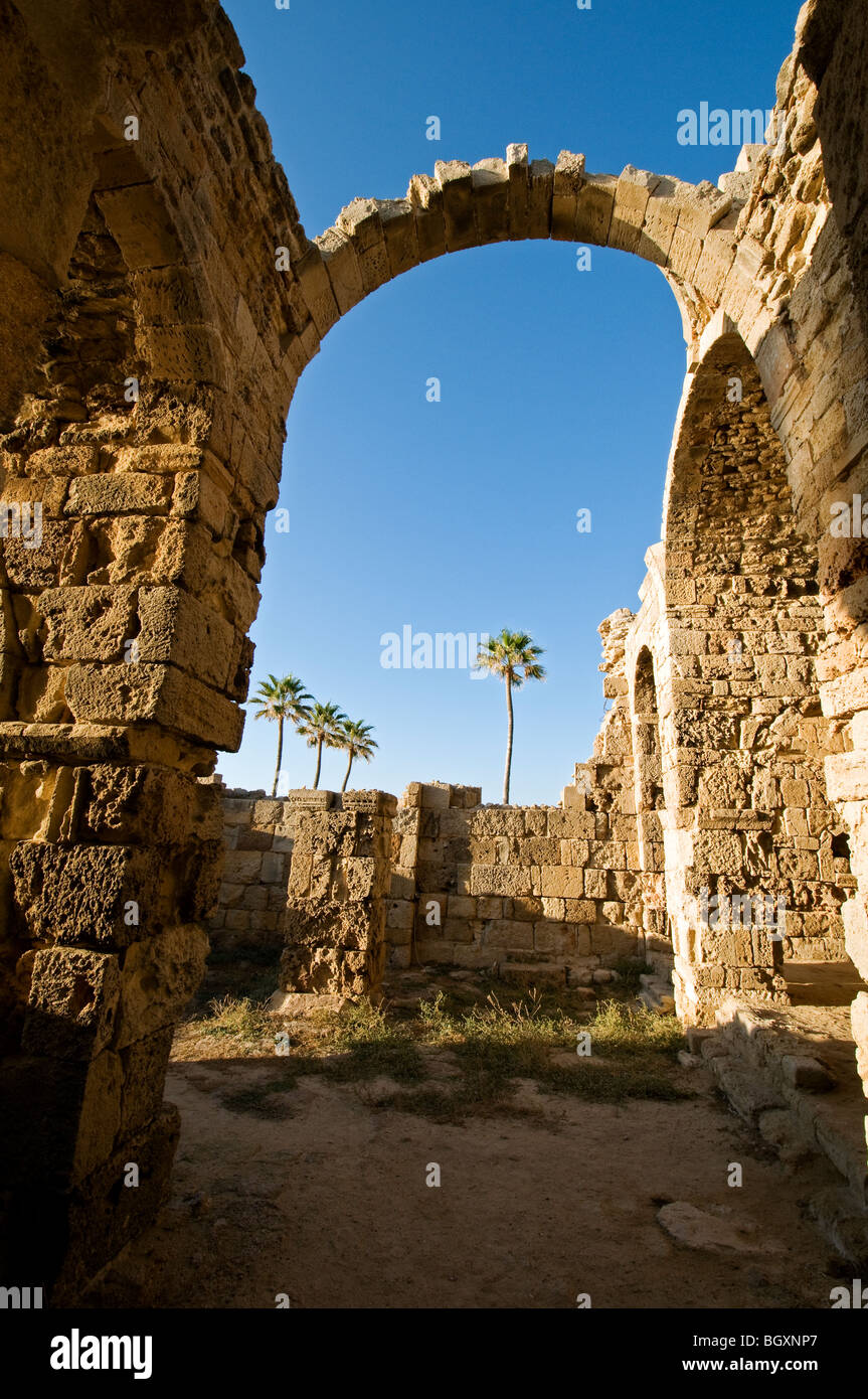 La rovina della chiesa bizantina di San Epiphanios' in Agios Filion, Karpaz penisola a nord, Cipro Foto Stock