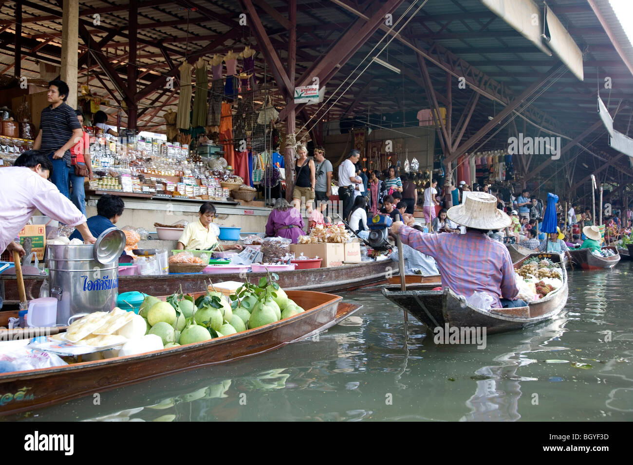 Mercato Galleggiante di Damnoen Saduak Foto Stock