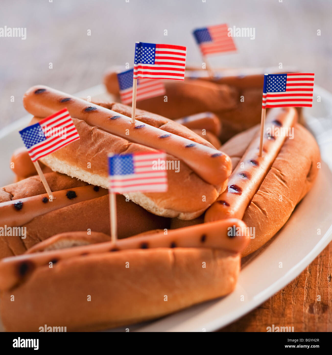 Bandierine americane in hotdog Foto Stock
