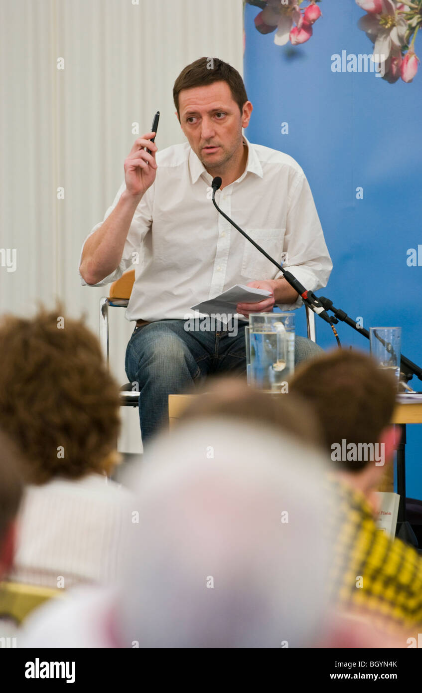 Ignacio Martinez de Pison autore spagnolo nella foto a Hay Festival 2009. Foto Stock