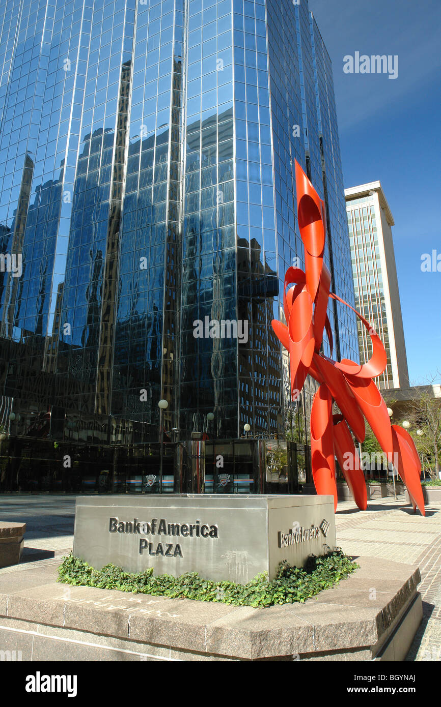Oklahoma City, OK, Oklahoma, Downtown, Bank of America Plaza, scultura rosso Foto Stock