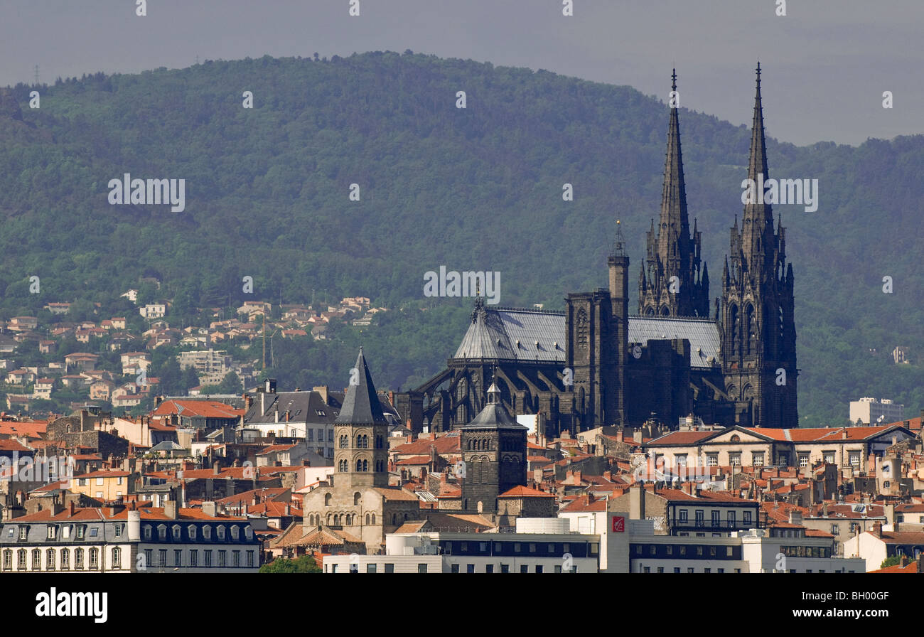 Vista della cattedrale di Clermont-Ferrand, Francia Foto Stock