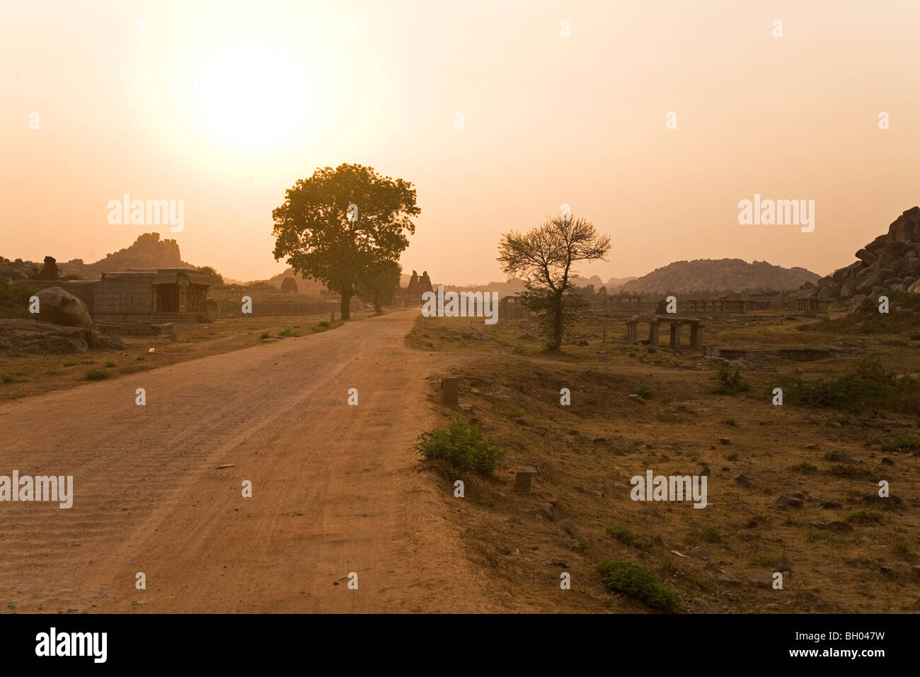 Crepuscolo in indiana antica città di Hampi nell India meridionale. Foto Stock