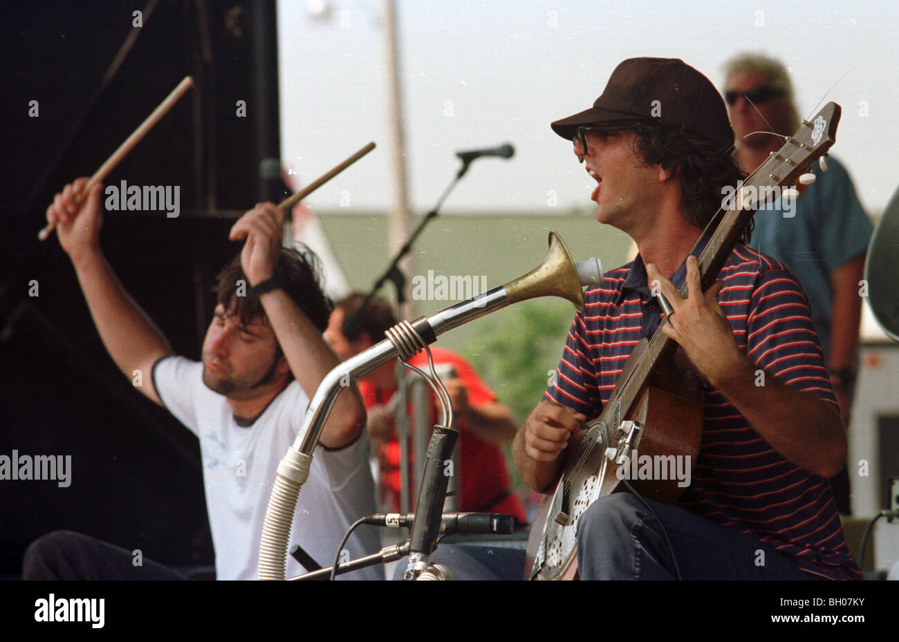Thermos Malling, sinistra e Bob Log III MODULO, Doo Rag, un rock sperimentale band, la riproduzione di una mostra nel 1995. Foto Stock
