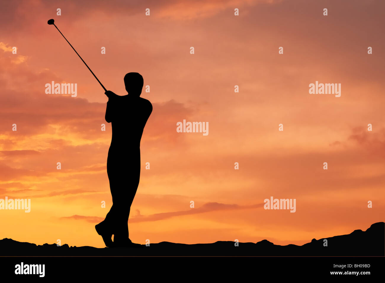 Maschio per giocare a golf a ALBA Foto Stock
