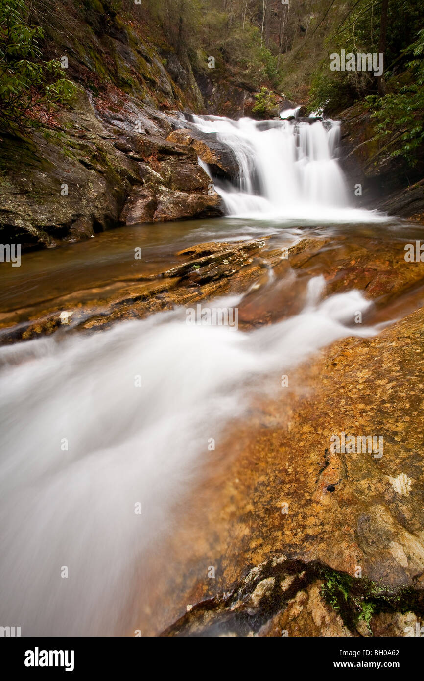 Cade su Dukes Creek vicino a Helen, Georgia Foto Stock