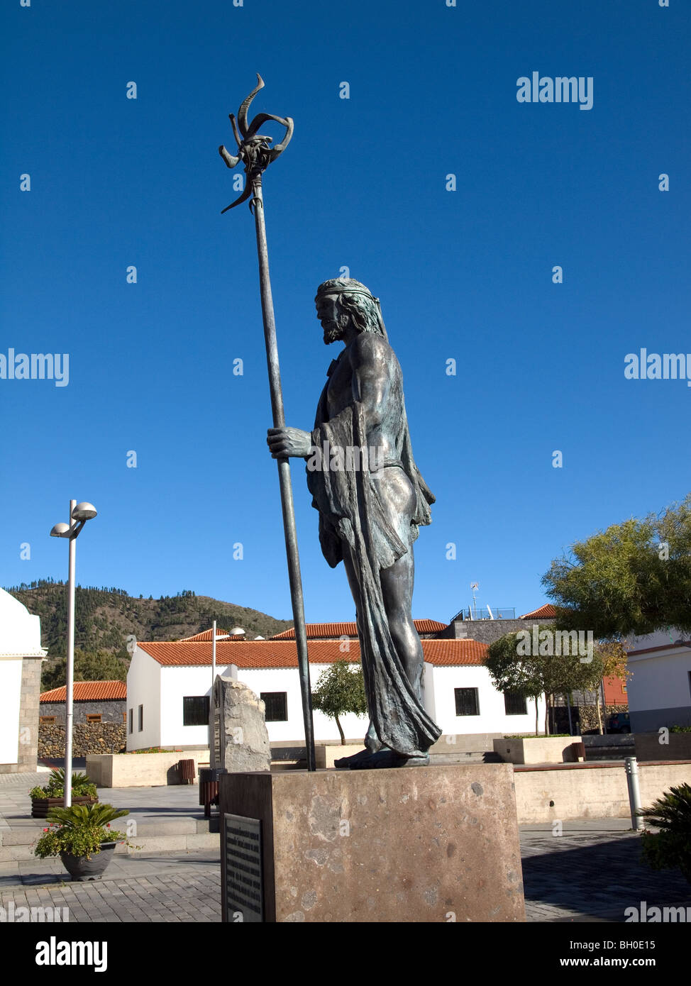 Statua di un Guanche su degli abitanti originari delle isole Canarie prima di essere colonizzato dagli spagnoli Foto Stock