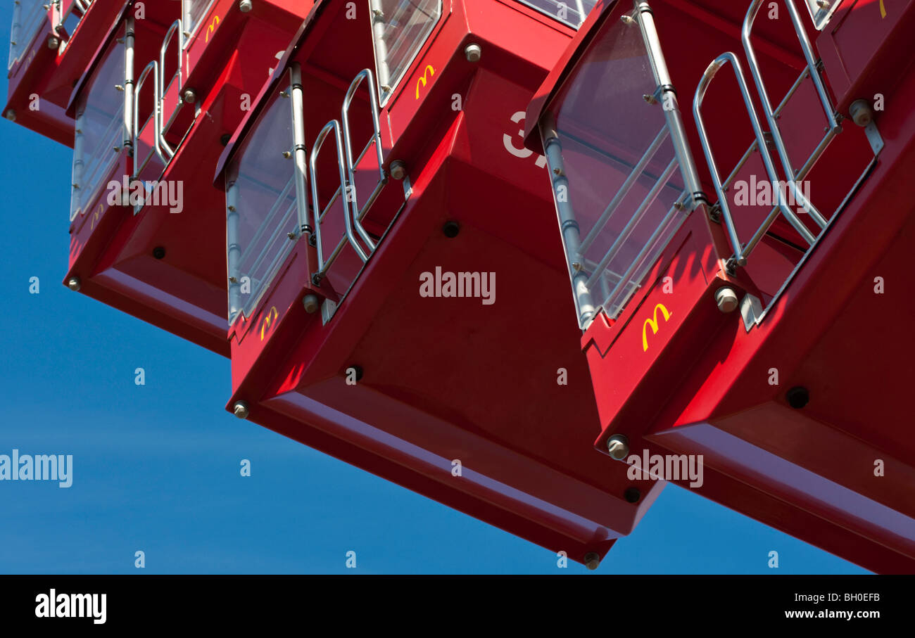 Chiudere fino al rosso cabine di una ruota panoramica Ferris a Navy Pier, Chicago Foto Stock