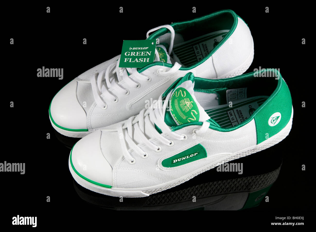 Una coppia di Dunlop Flash verde scarpe da tennis Foto stock - Alamy