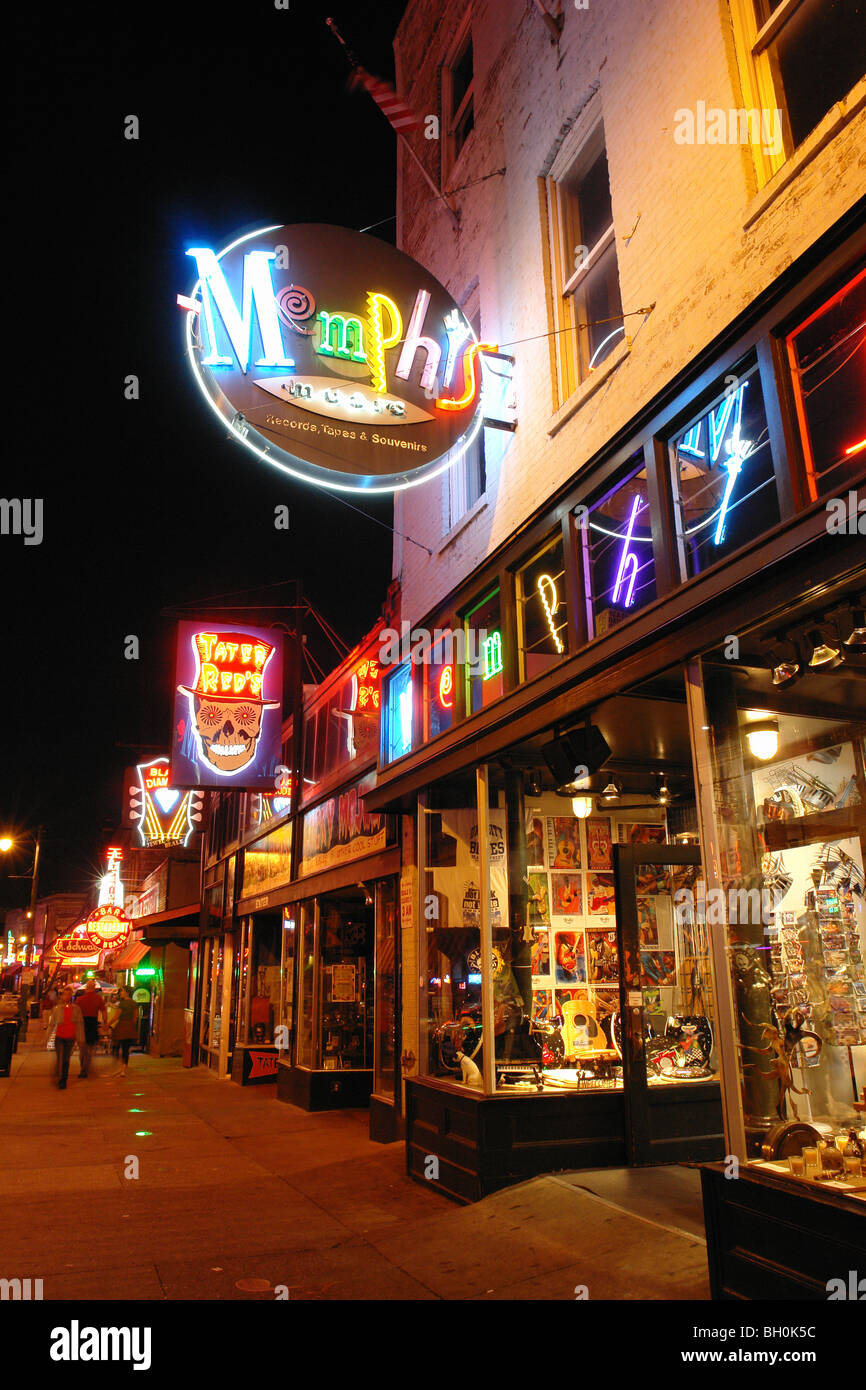Memphis, TN, Tennessee, Downtown, Beale Street, sera, insegne al neon, il quartiere del divertimento Foto Stock