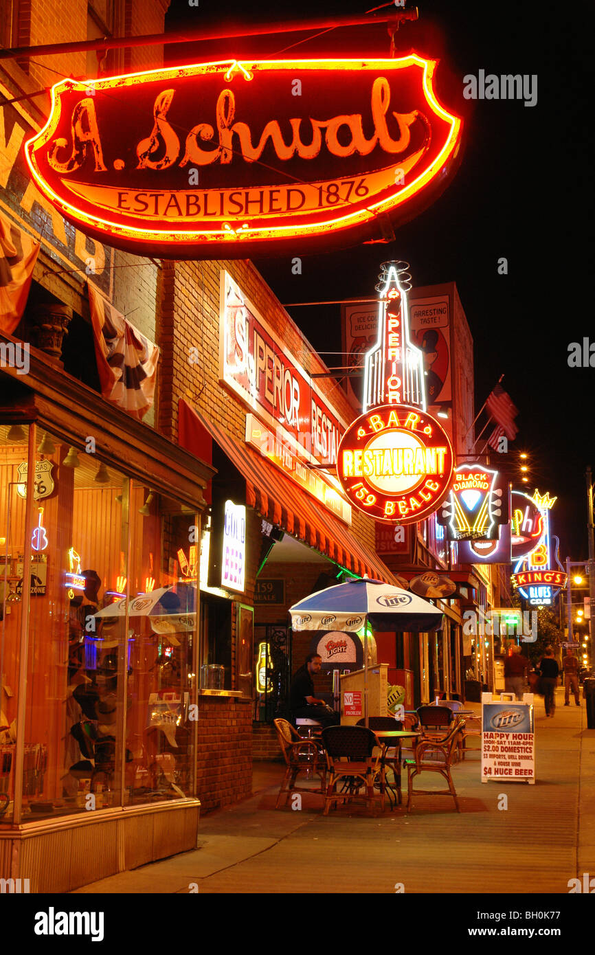 Memphis, TN, Tennessee, Downtown, Beale Street, sera, il quartiere del divertimento, insegne al neon Foto Stock