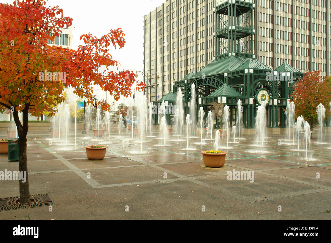 Memphis, TN, Tennessee, Downtown, Civic Center Plaza, Main Street Trolley Depot, fontana Foto Stock