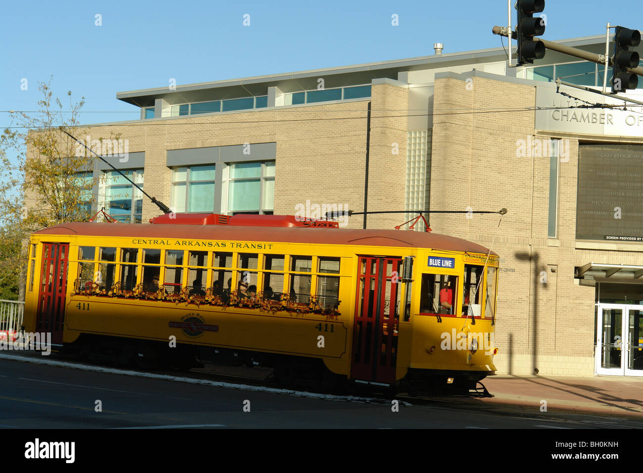 Little Rock, AR, Arkansas, Downtown, Camera di Commercio, filobus, tram Foto Stock