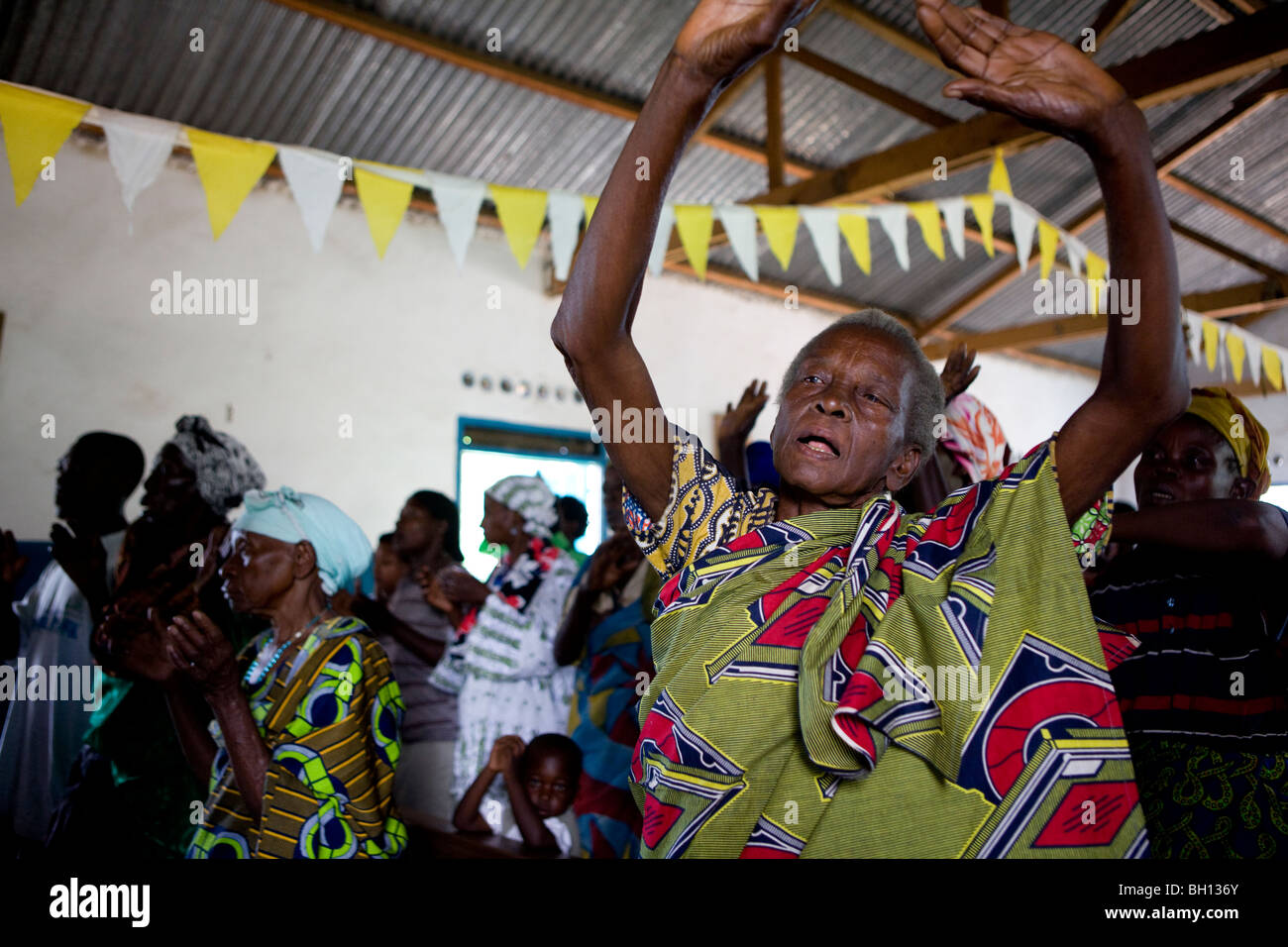 Servizio in chiesa in Uganda Foto Stock