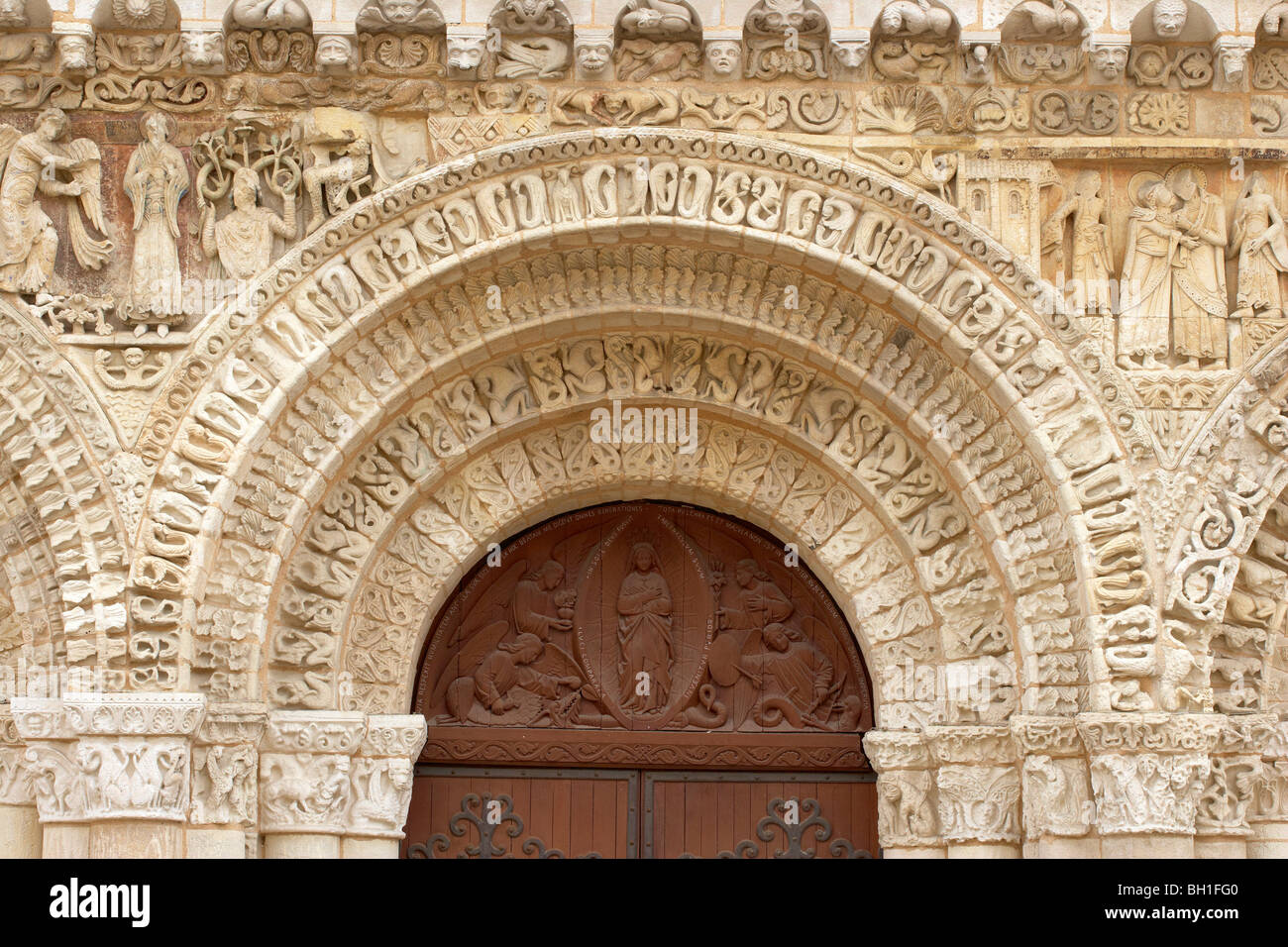 Notre Dame la grande chiesa, facciata occidentale, Chemins de Saint-Jacques, Via Turonensis, Poitiers, Dept. Vienne, Région Poitou-Cha Foto Stock