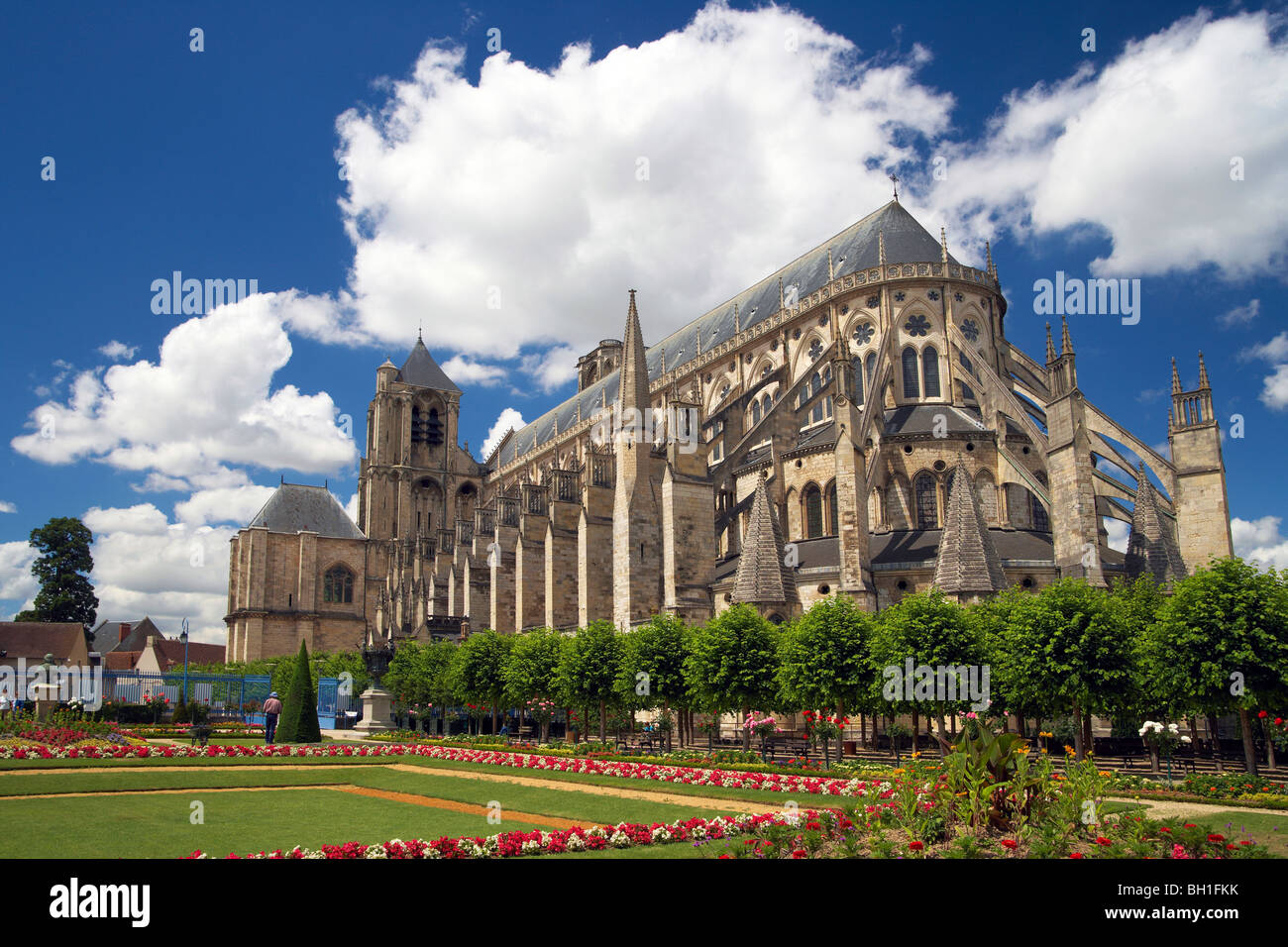 Duomo di Santo Stefano a Bourges, Jardin de l'Archeveché, Via di San Giacomo, Chemins de Saint Jacques, Via Lemovicensis, Foto Stock