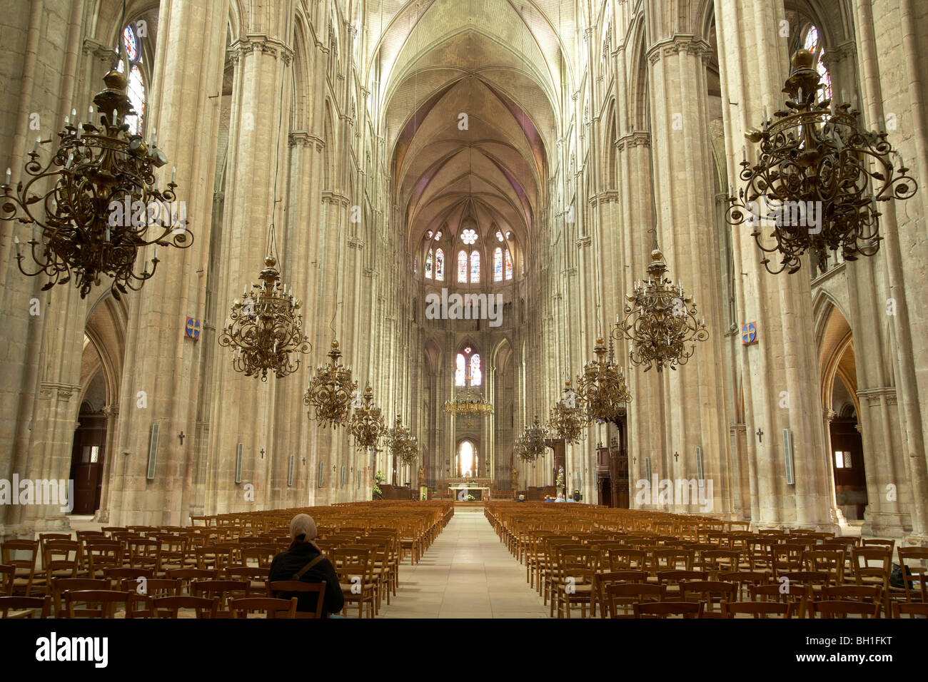 Duomo di Santo Stefano a Bourges, Cattedrale di Bourges, navata, il modo di San Giacomo, Chemins de Saint Jacques, Via Lemovicensis, Foto Stock