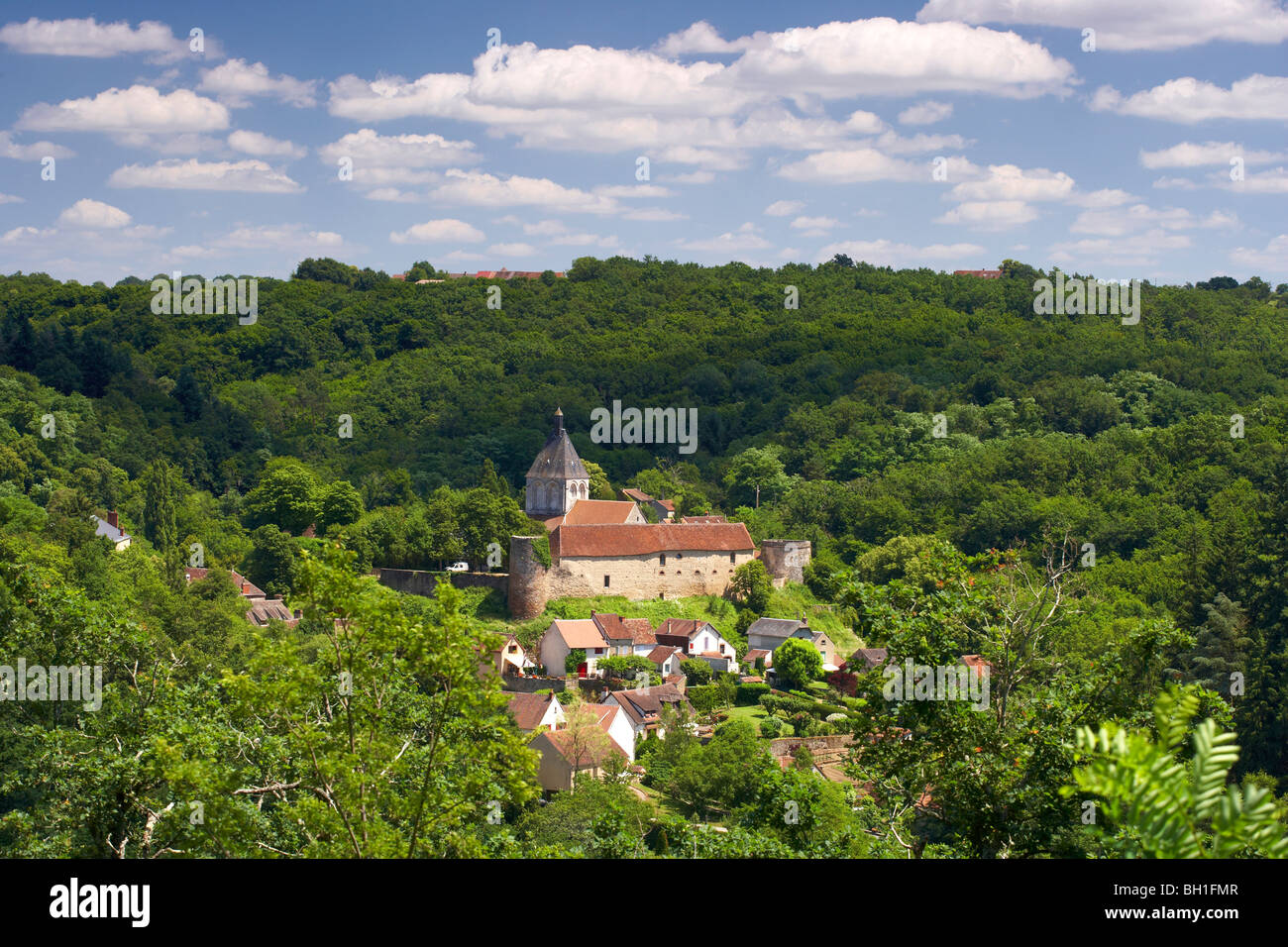 Vista del villaggio di Gargilesse, Chemins de Saint Jacques, Via di San Giacomo, Via Lemovicensis, Dept. Indre, Région CENTRE, Francia Foto Stock