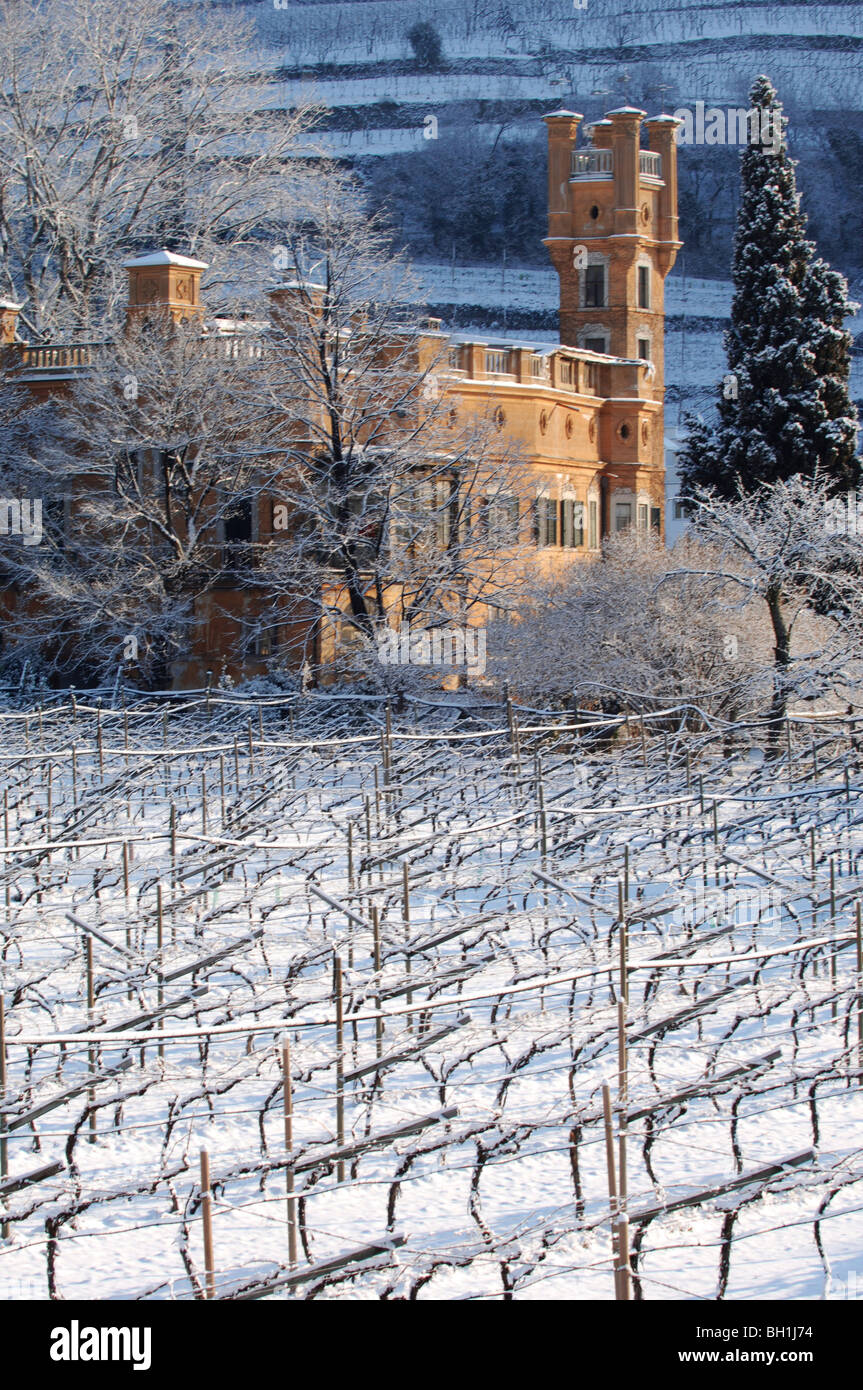 Cantina e il paesaggio in inverno, San Anton, Alto Adige, Italia Foto Stock