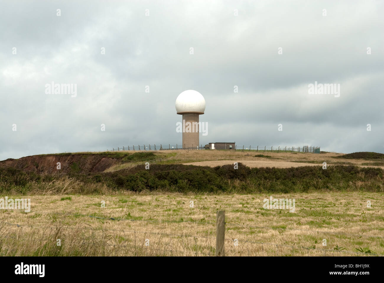 Cupola radar in Cornwall Regno Unito Foto Stock