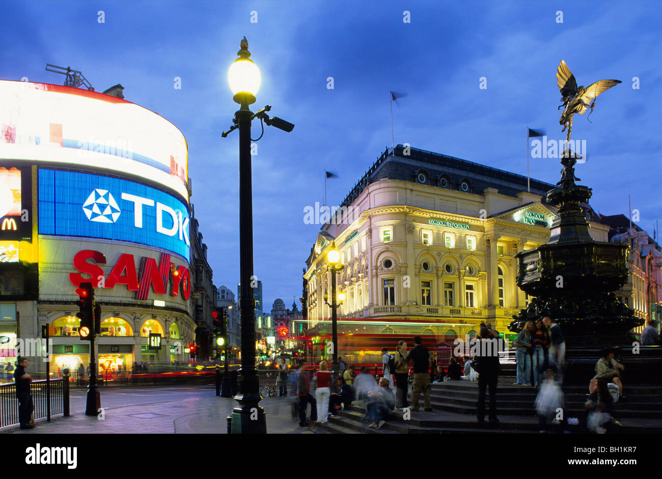 Europa, Gran Bretagna, Inghilterra, Londra, Piccadilly Circus al crepuscolo Foto Stock