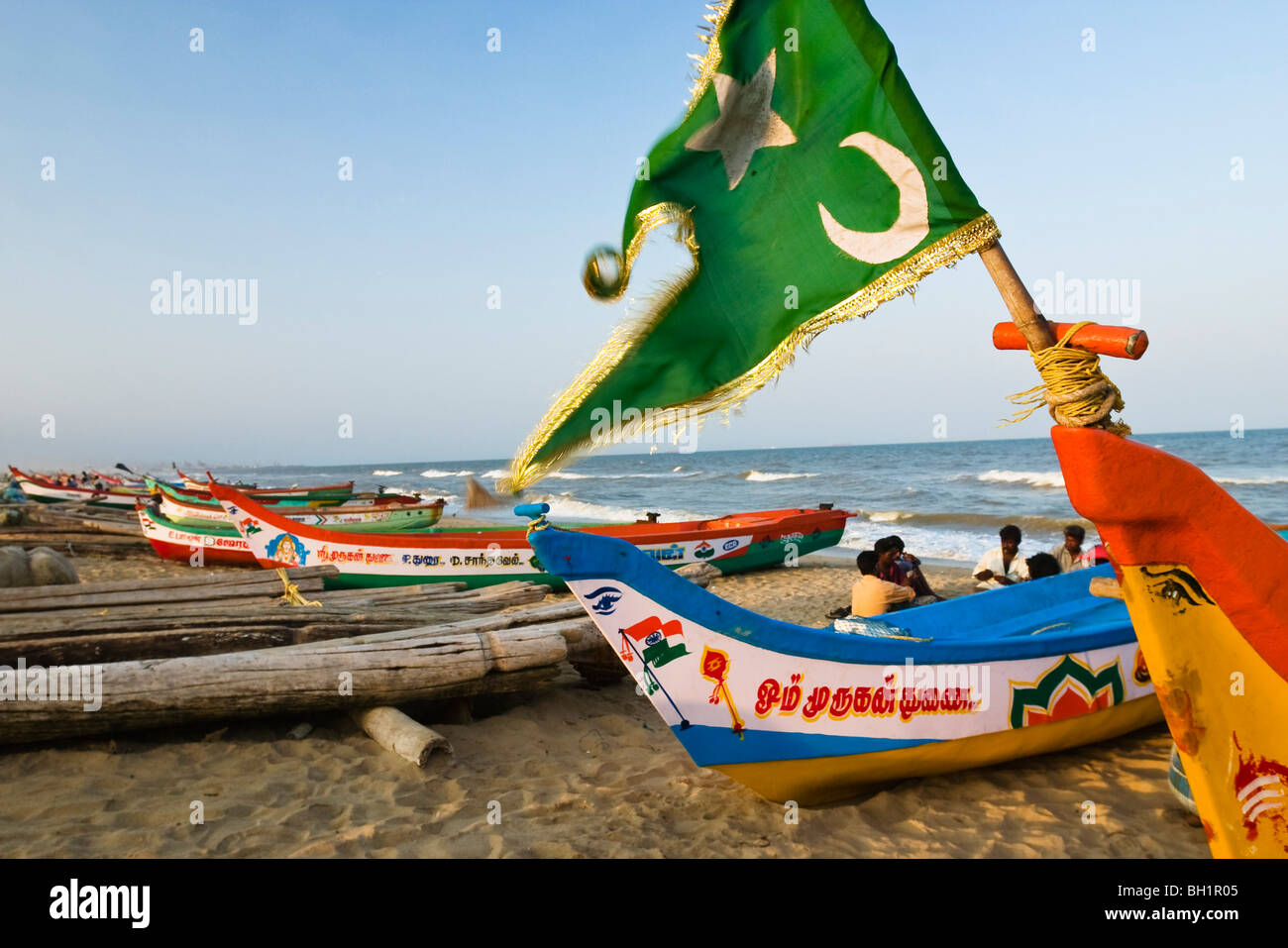 Fishingboats al Marina Beach, Chennai, India Foto Stock