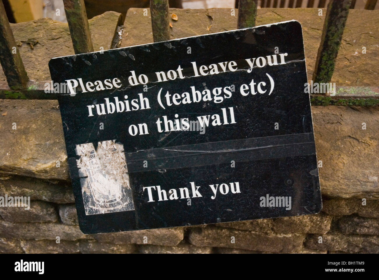 Si prega di non lasciare spazzatura qui segno City of Westminster Londra Inghilterra REGNO UNITO Foto Stock