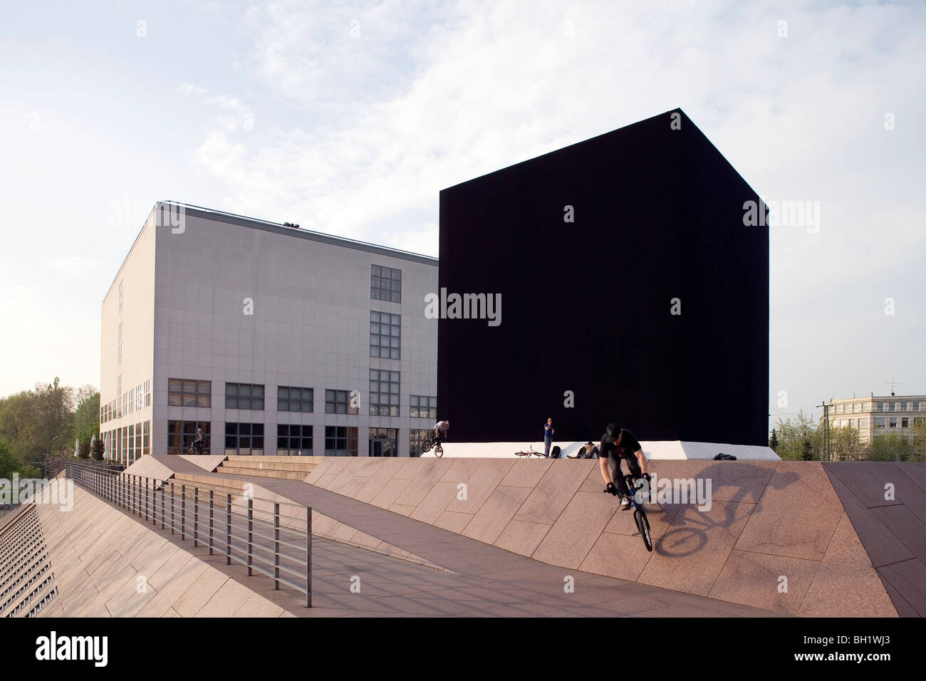 Gregor Schneider il cubo nero in Amburgo. Si tratta di uno della Germania ha sostenuto la maggior parte delle opere d'arte al presente. Il cubo, posto tra Foto Stock