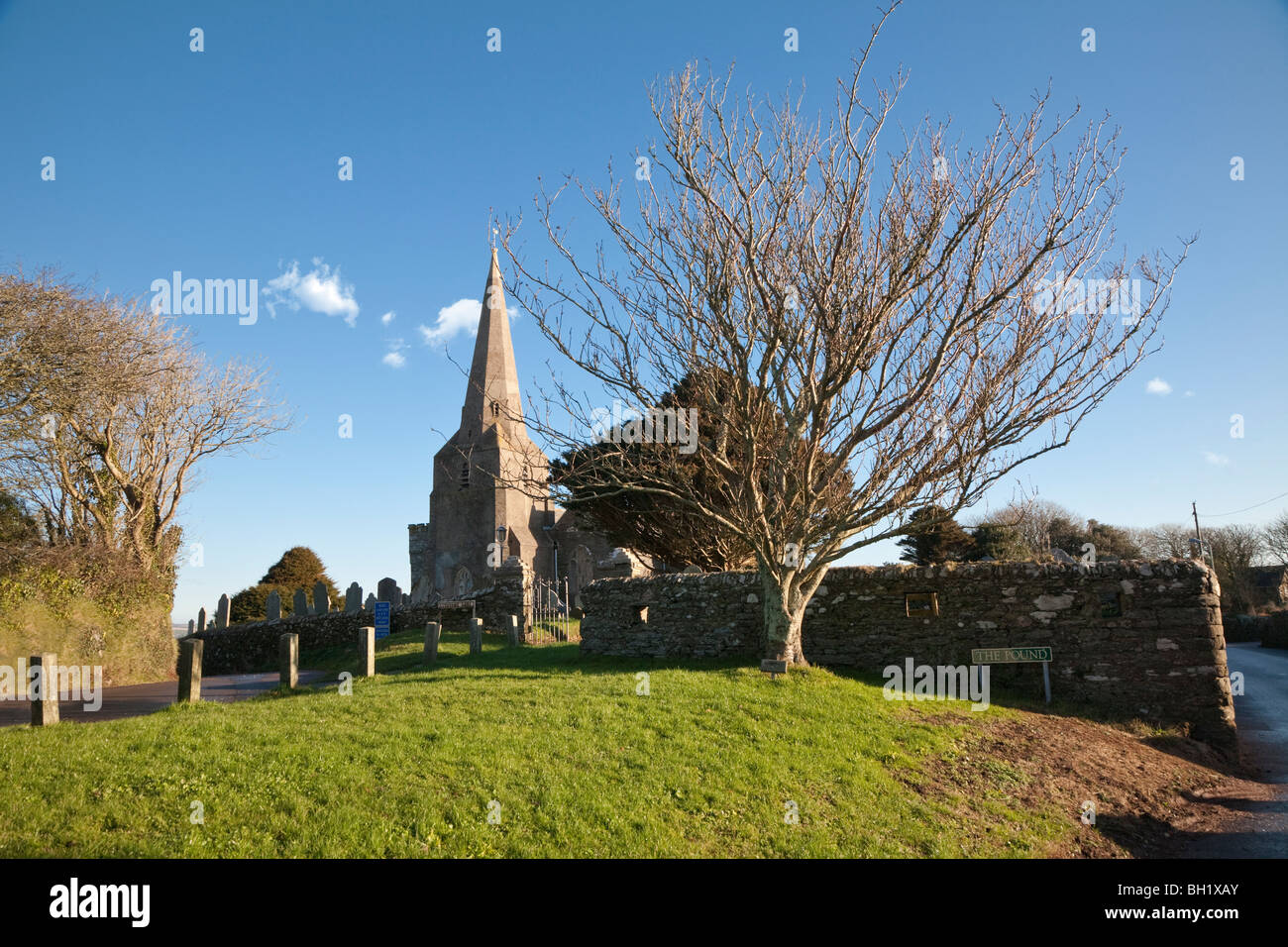 Tutti i santi della chiesa parrocchiale di MALBOROUGH NR SALCOMBE DEVON Foto Stock