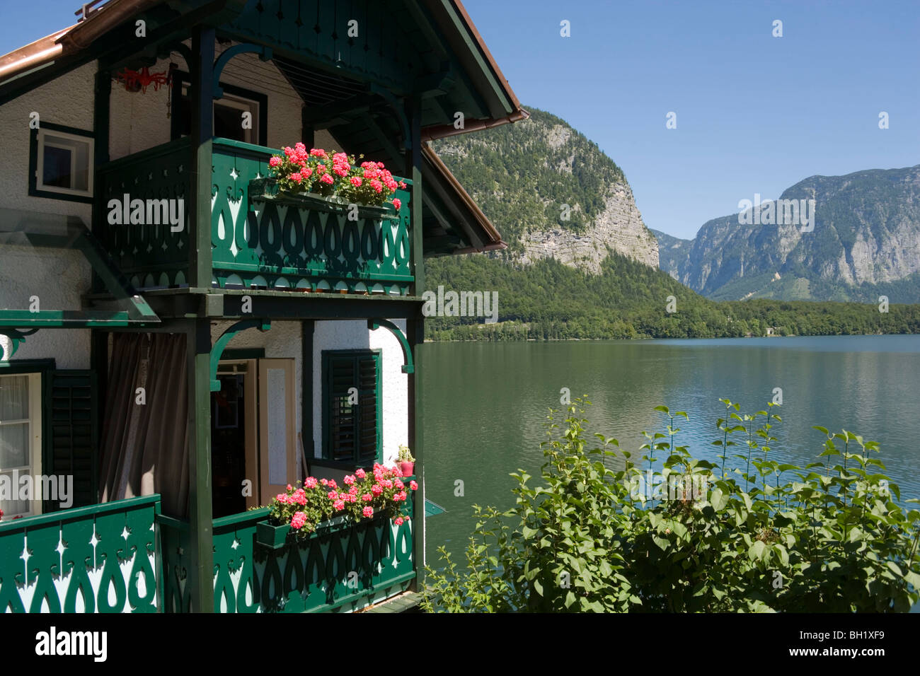 Close-up di una casa al lago Hallstatt, Hallstatt, Salzkammergut, Austria superiore, Austria Foto Stock