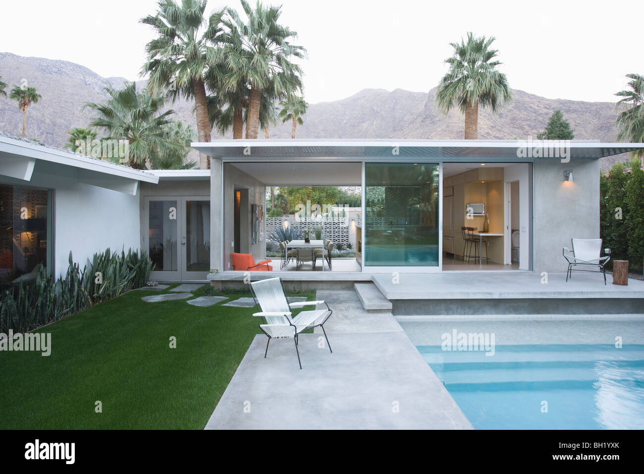 Palm Springs piscina e home esterno Foto Stock