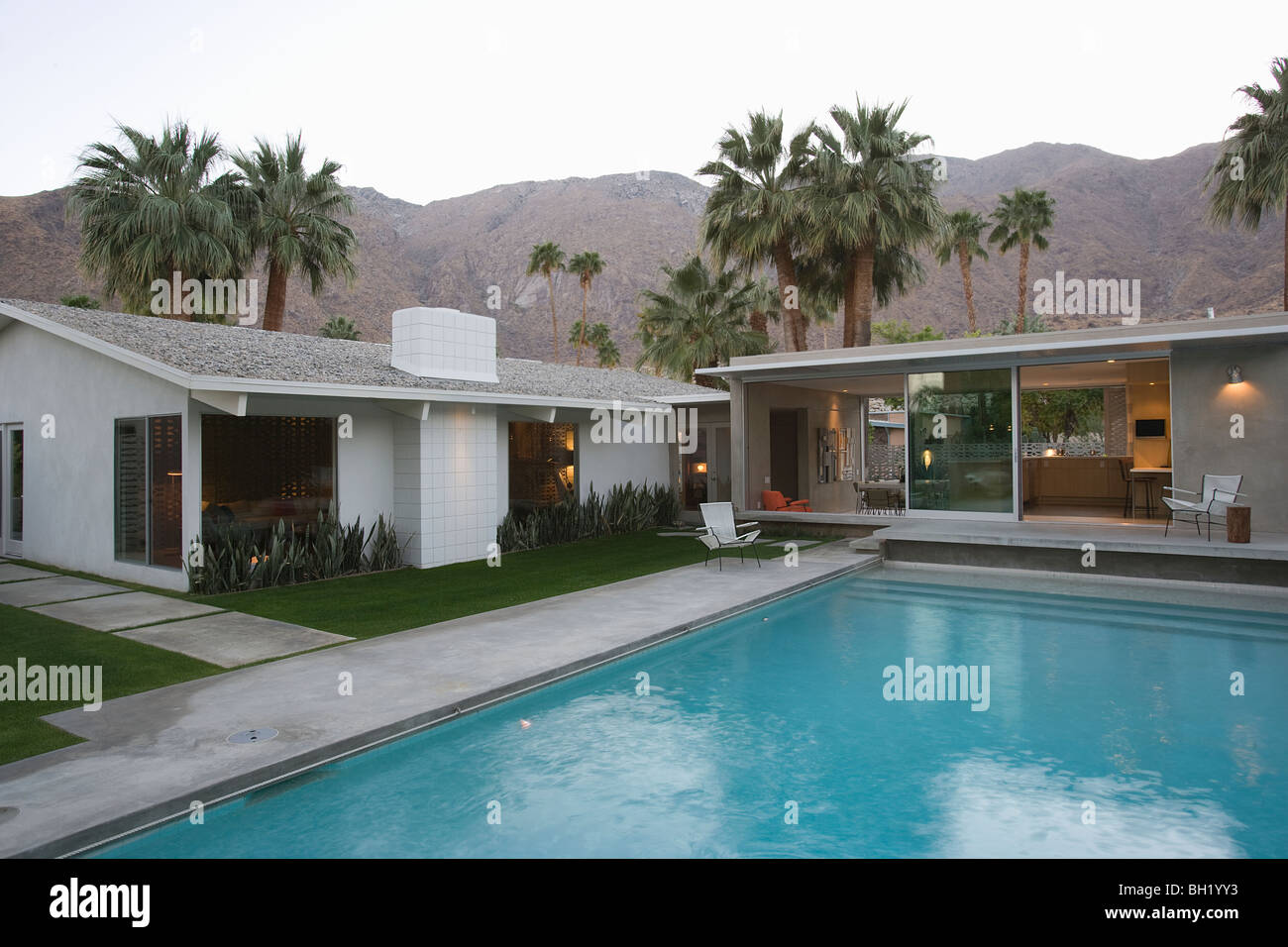 Piscina e palme, Palm Springs home Foto Stock
