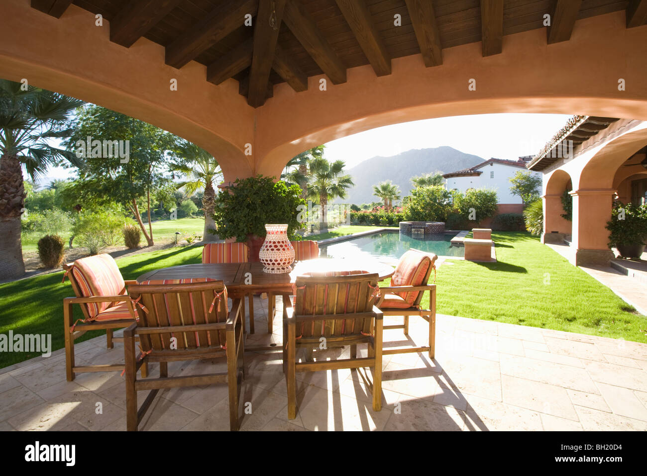 Veranda soleggiati di Palm Springs hacienda Foto Stock