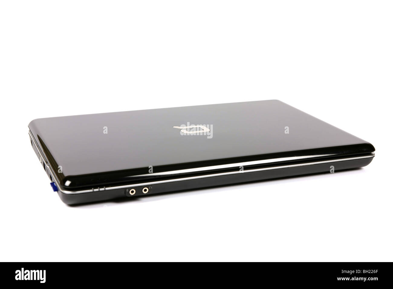 Nero Compaq laptop o notebook computer portatile contro uno sfondo bianco Foto Stock