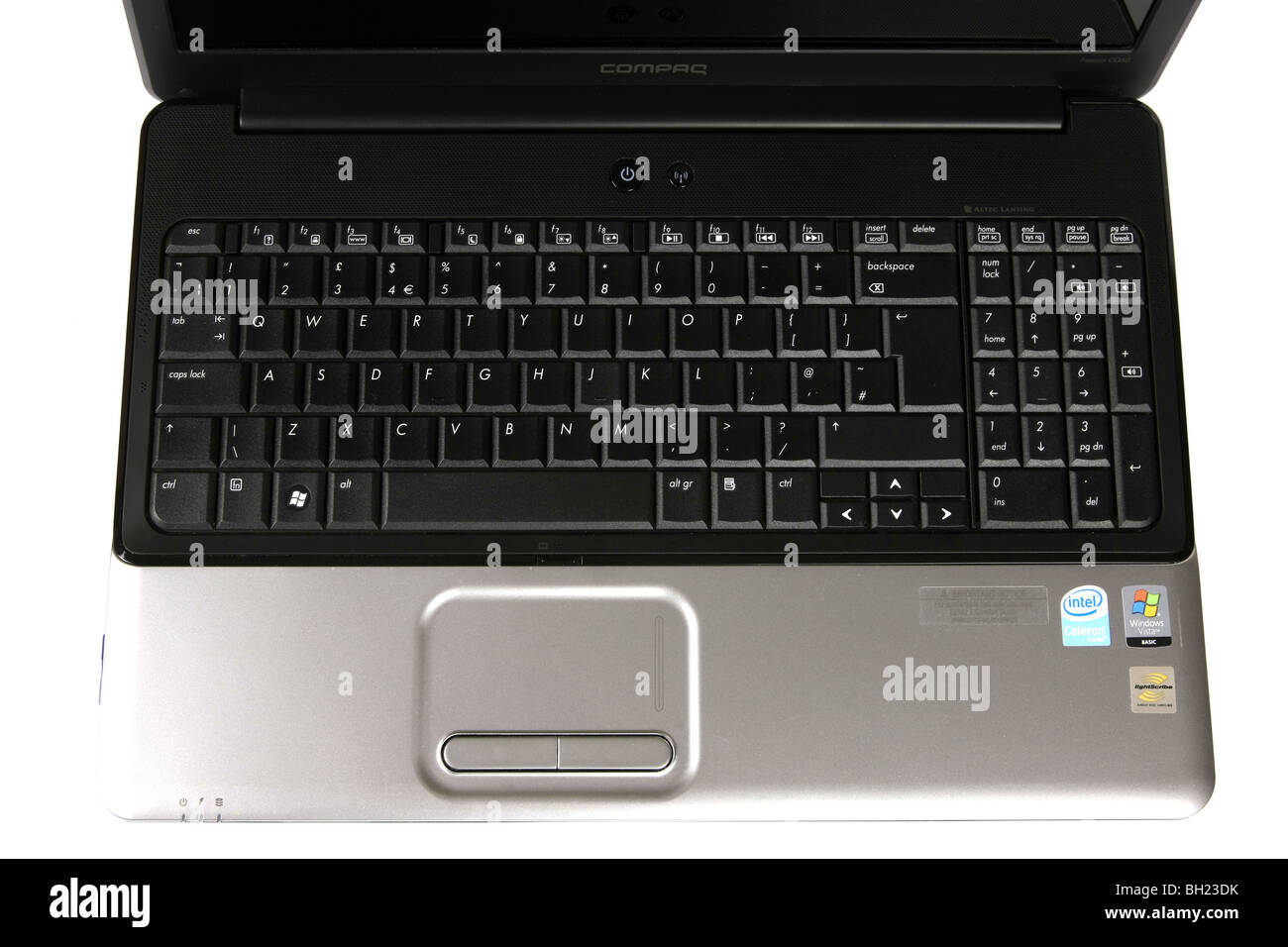 Nero Compaq laptop o notebook computer portatile che mostra la tastiera e  schermo TFT contro uno sfondo bianco Foto stock - Alamy