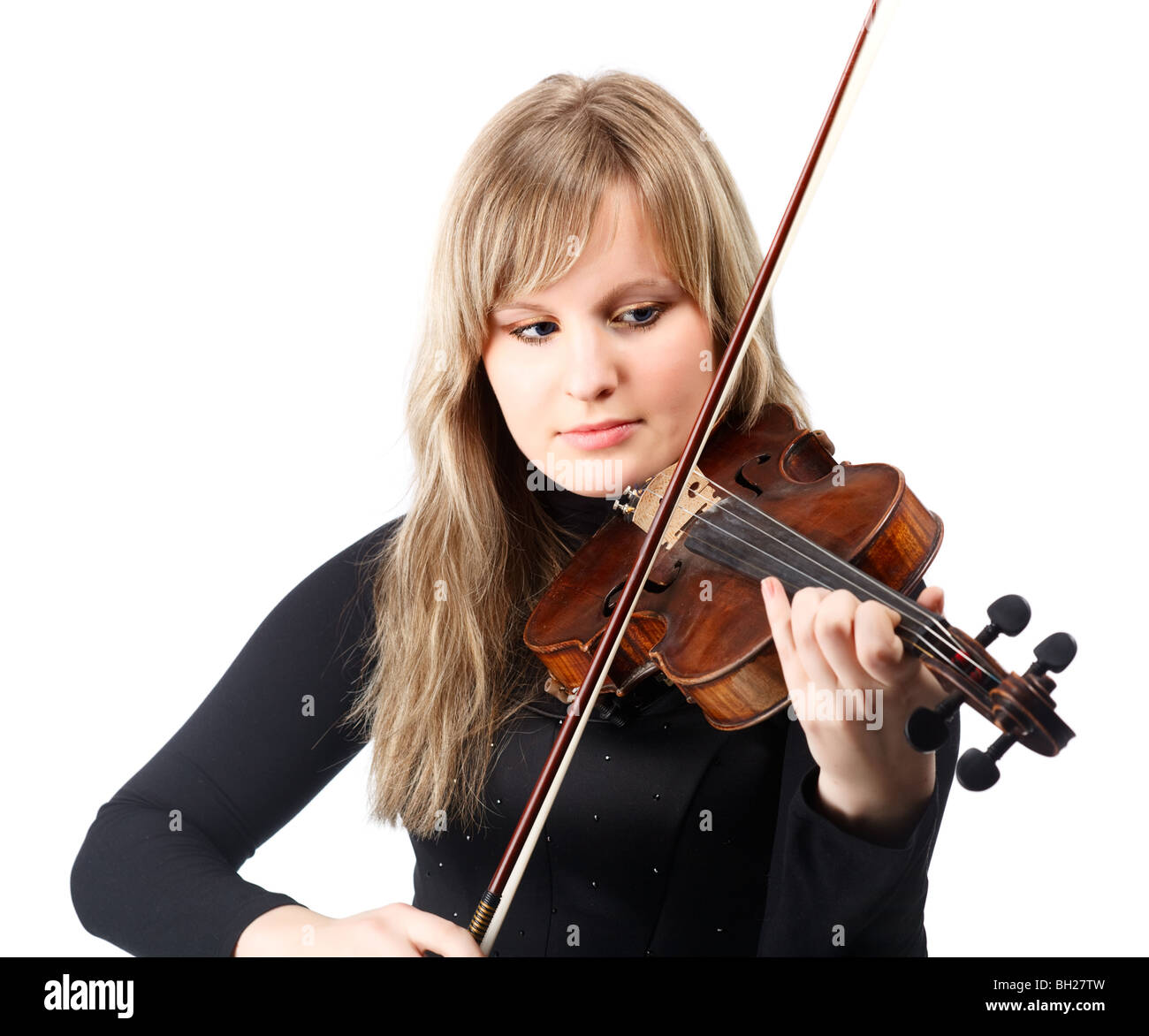 Ritratto di giovane donna violinista. Isolato su sfondo bianco. Foto Stock